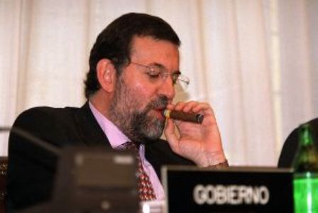 Məşhur liderlərin zərərli vərdişləri - Çörçil siqar, Stalin papiros, Elçibəy siqaret çəkib, bəs Putin?.. 
