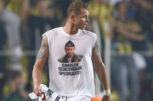 UEFA Tarasovu putinli maykaya görə cəzalandırdı