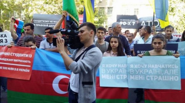 Azərbaycanlılar Ukraynada etiraz aksiyası keçirir 