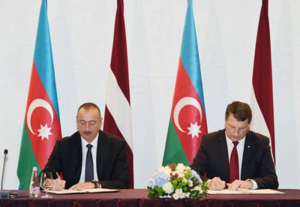 Azərbaycan-Latviya sənədləri imzalandı