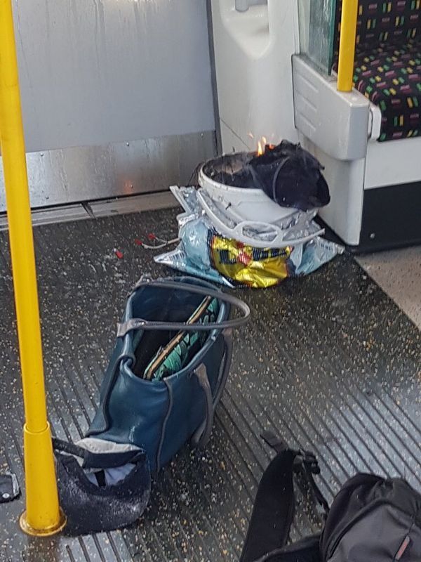 London metrosunda partlayış - Yaralılar var - FOTO - VİDEO