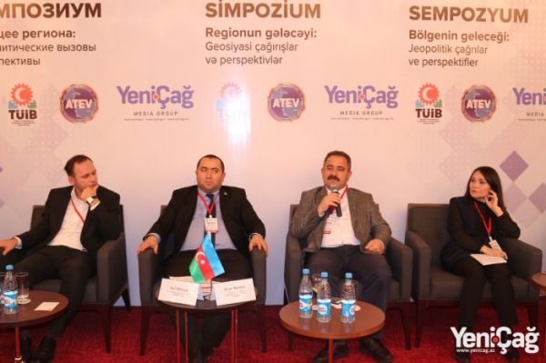 "Azərbaycan mətbuatı rus və türk mediası arasında körpüdür"