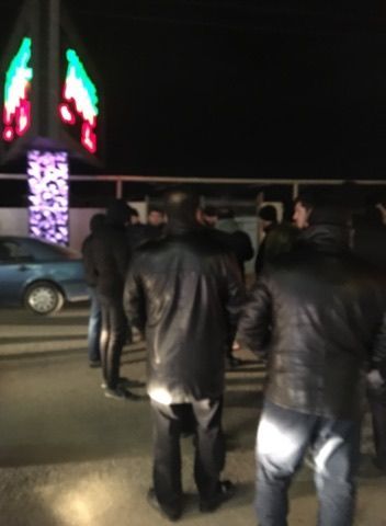 “AAAF Park”da etiraz aksiyası — Sakinlər rəhbərliyin ofisinin qarşısına toplaşdı - FOTO