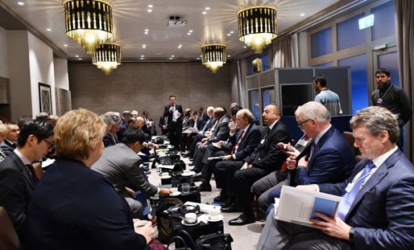 İlham Əliyev liderlərin toplantısında - FOTO