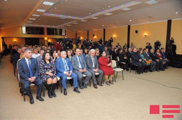 Jurnalistlərə yeni mənzillərinin açarları təqdim edildi 