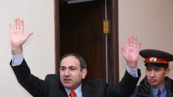Erməni deputatın İtaliyada qeyri-adi macərası