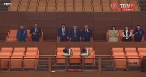 Türkiyə Parlamentində Xocalı heyəti belə salamlandı - FOTO - VİDEO