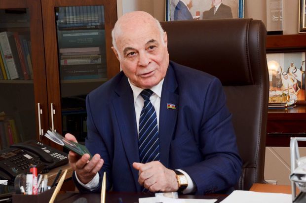 "Belələrini tutub başına qapaz vurmaq lazımdır" - Deputatdan sərt açıqlama "Belələrini tutub başına qapaz vurmaq lazımdır" - Deputatdan sərt açıqlama