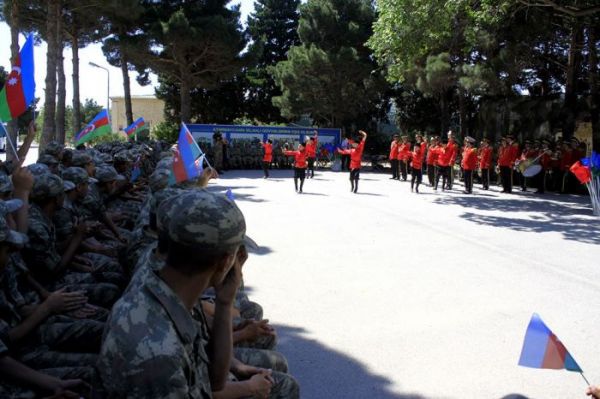 Azərbaycan ordusunun hərbi hissələrdə bayram tədbirləri keçirilir