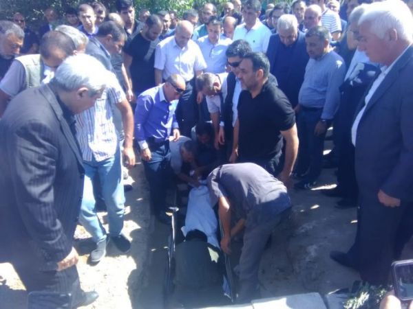 Etimad İsmayılov dəfn edildi - FOTO - VİDEO - YENİLƏNİB