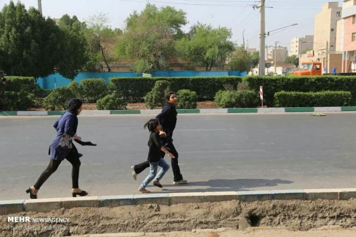 İranda hərbi paradda terror zamanı ölənlərin sayı 20-yə yaxındır - FOTO - VİDEO - YENİLƏNİB