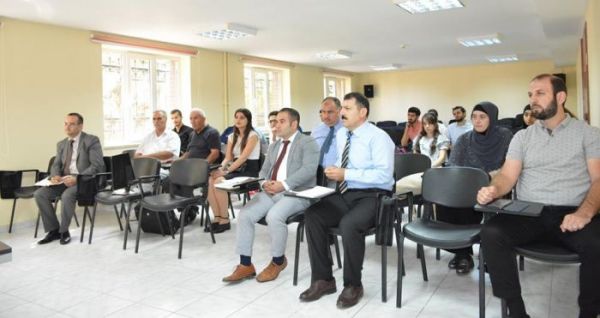Aİİ “Azərbaycan dövlətçilik tarixində din” mövzusunda seminar keçirib