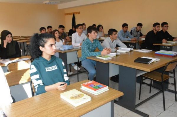 Aİİ ilk tədris ilinə uğurla başlayıb