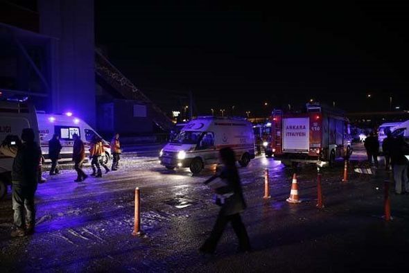 Ankarada sürət qatarı qəzaya uğradı: ölənlər var -VİDEO/FOTO