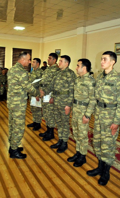 Cəbhə xəttində xidmət edən daha bir qrup hərbçi ehtiyata buraxılıb