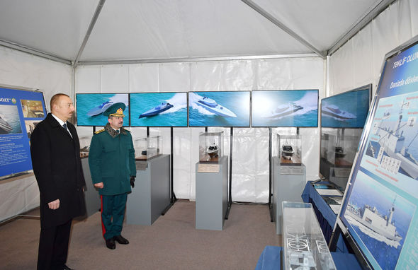 Prezident İlham Əliyev yeni sərhəd gözətçi gəmisi ilə tanış olub