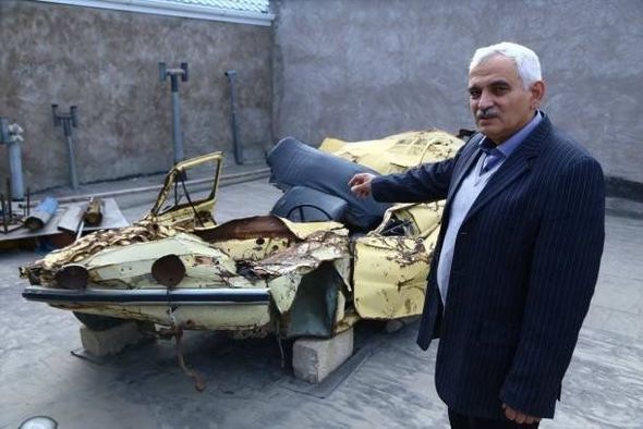 Rus tankının əzdiyi maşından sağ çıxan azərbaycanlı - FOTOLAR