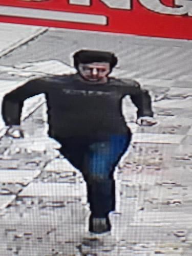 “Sədərək” ticarət mərkəzində vətəndaşın içərisində 47 min pul olan torbasını alıb qaçıblar