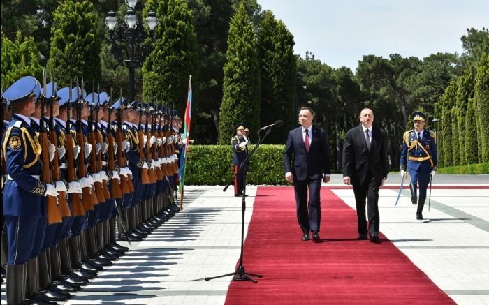 Azərbaycanda Polşa Prezidentinin rəsmi qarşılanma mərasimi olub