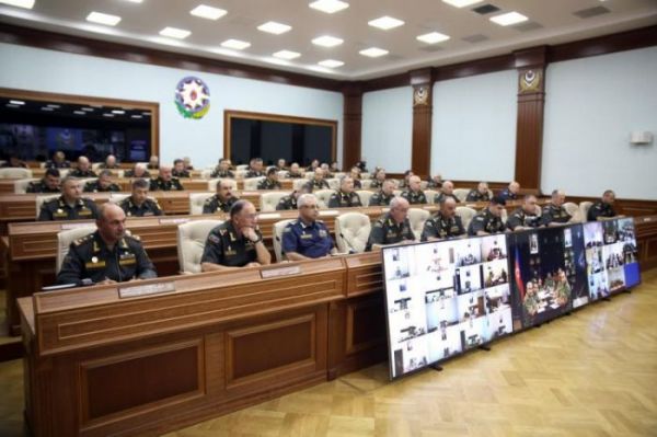 “Düşmən təxribatlarının qarşısı alınmalı və şəxsi heyətin təhlükəsizliyi təmin edilməlidir”- Müdafiə naziri