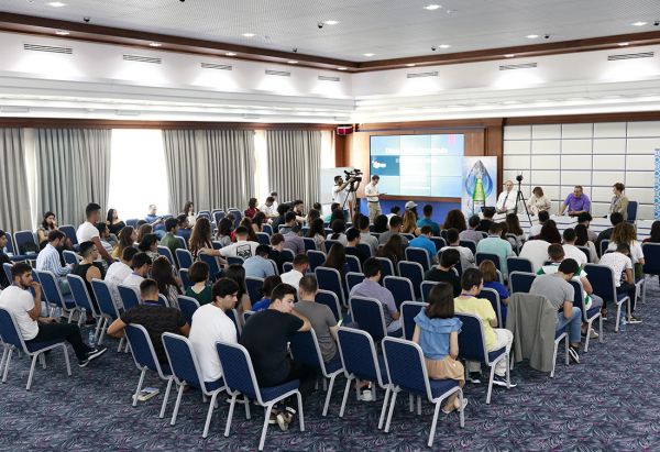 “Diaspor fəaliyyəti və media” mövzusunda müzakirə aparılıb - FOTO/VİDEO