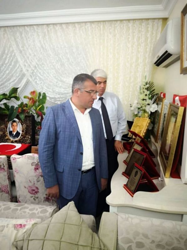 Samir Adıgözəlli Türkiyədə 15 iyul şəhidinin ailəsini ziyarət etdi.