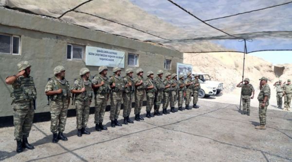 Müdafiə naziri cəbhədəki hərbi hissələri yoxlayır - VİDEO+FOTO