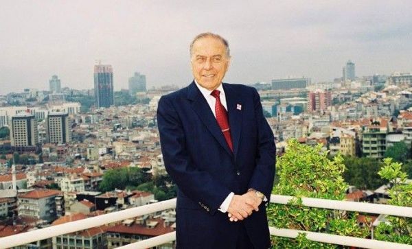 İlham Əliyev dövlətçiliyin keşiyində, antimilli qruplar hakimiyyət eşqində...