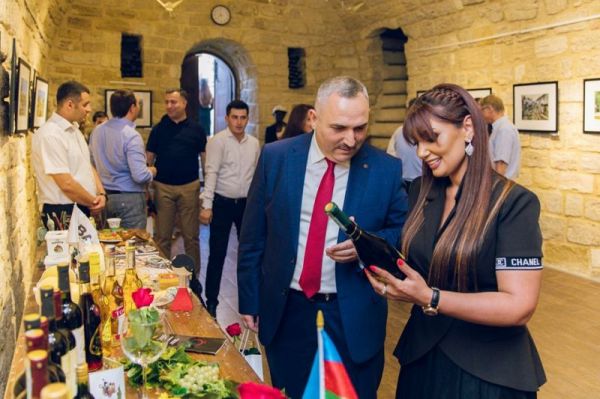 “Made in Azerbaijan” brendi altında istehsal olunan yerli məhsullar nümayiş etdirildi — FOTOLAR