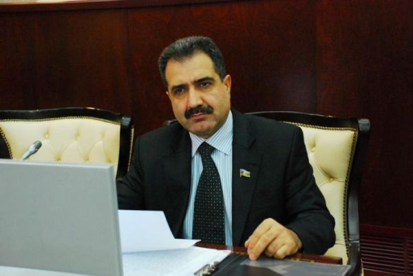 Həmkarlarından Fazil Mustafaya sərt cavablar – Qalmaqal böyüyür
