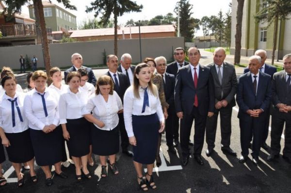 Təhsil naziri Biləsuvarda məktəb açılışında iştirak edib