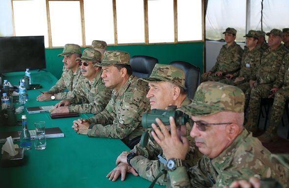 Azərbaycan Ordusunun genişmiqyaslı təlimlərinin döyüş atışları - VİDEO