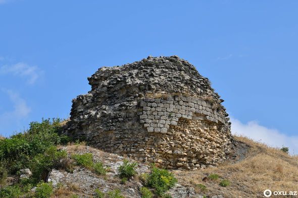 Dəfələrlə dağıdılsa da, sirrini qoruyan Gülüstan qalası: gedənlərin qayıtmadığı tunel - REPORTAJ
