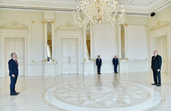 İlham Əliyev yeni səfirləri qəbul etdi - FOTO