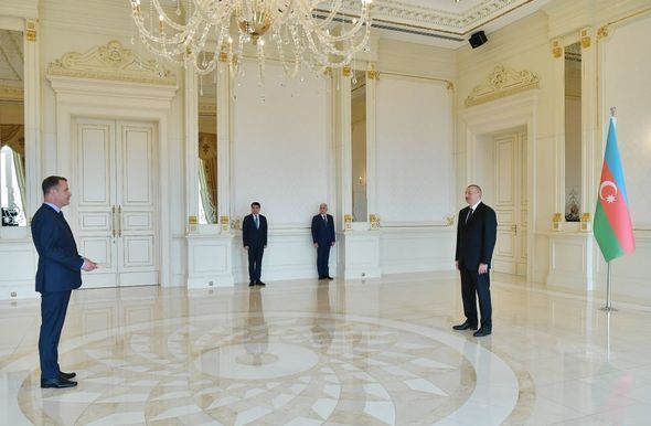 İlham Əliyev yeni səfirləri qəbul etdi - FOTO