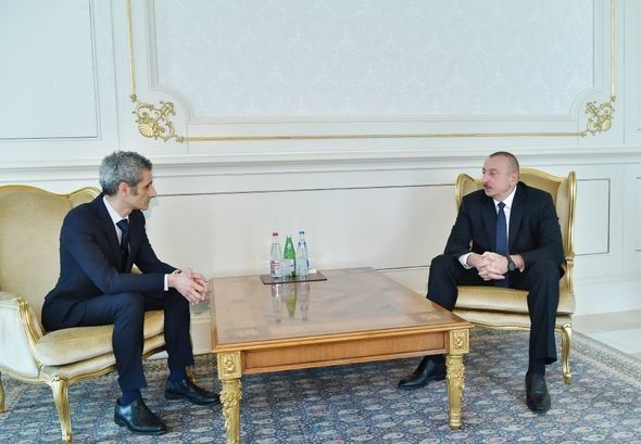 İlham Əliyev yeni səfirləri qəbul etdi - FOTO