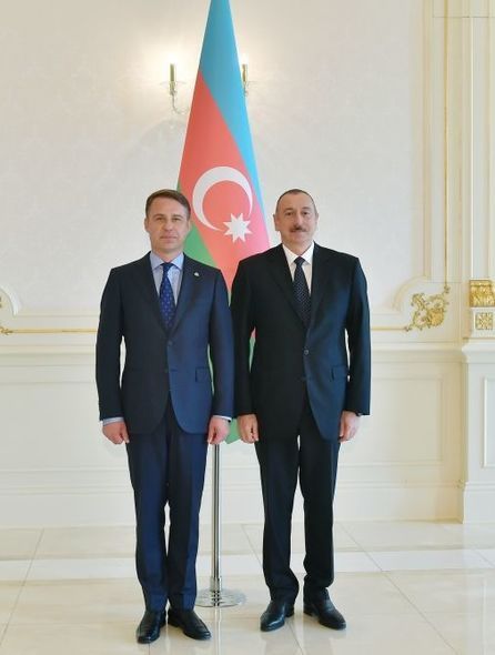 İlham Əliyev yeni səfirləri qəbul etdi - FOTO