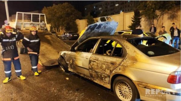 Bakıda minik avtomobili yanıb - FOTO - VİDEO 