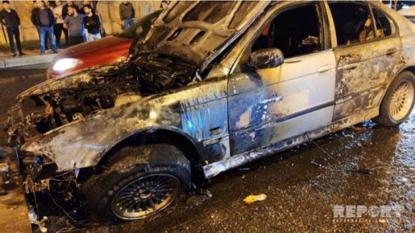 Bakıda minik avtomobili yanıb - FOTO - VİDEO 