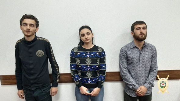 Gənc qadın qonşusunun evinin açarını ələ keçirdi, iti hamama salıb, “şərikləri” ilə ev soydu - FOTO