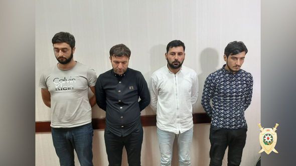 Bakıda saxta ipoteka sənədi hazırlayan mütəşəkkil dəstə üzvləri tutuldu - FOTO