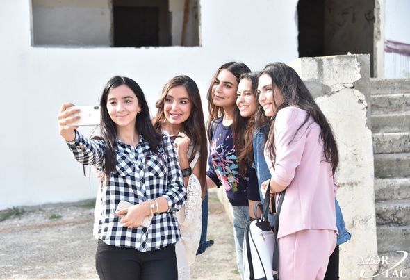 Leyla Əliyeva və Arzu Əliyeva “Açılan divarlar” və “Ümidin yaradılması” layihələrinin təqdimatında - FOTO