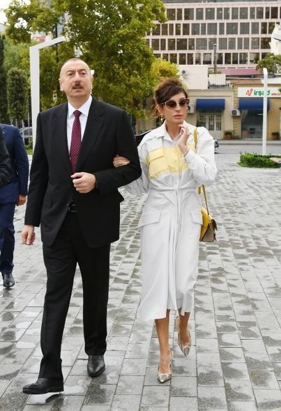 İlham Əliyev və xanımı yeni parkın açılışında - FOTO