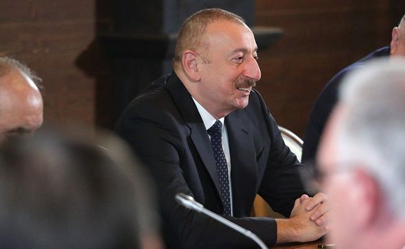 İlham Əliyev Putinlə görüşdü - FOTO