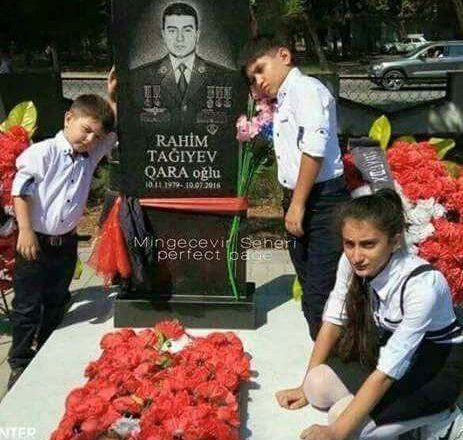 Müdafiə Nazirliyi Aprel döyüşlərində şəhid olan iki hərbçinin ailəsinə ev verdi