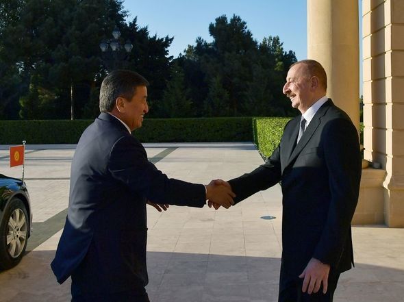 İlham Əliyev Qırğızıstan Prezidenti ilə görüşüb - FOTO