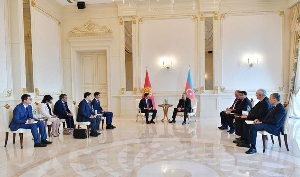 İlham Əliyev Qırğızıstan Prezidenti ilə görüşüb - FOTO