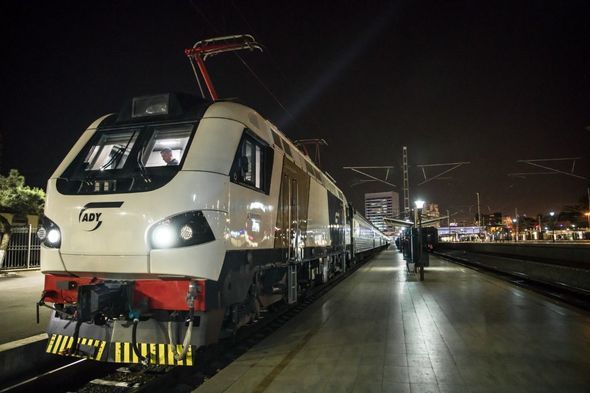 Bakı-Tbilisi-Bakı sürət qatarı sərnişin lokomotivi ilə yola salındı - İLK DƏFƏ