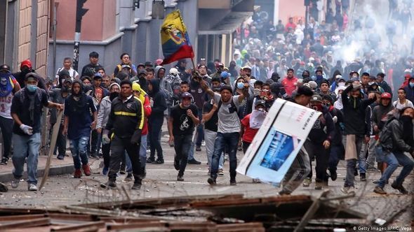 Ekvadorda çaxnaşma: 10 nəfər öldü, 8 nəfər gözünü itirdi - FOTO
