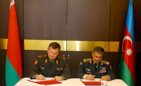 Azərbaycan və Belarus Müdafiə nazirlərinin görüşü olub